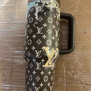 Louis Vitton 40 Oz Stanley